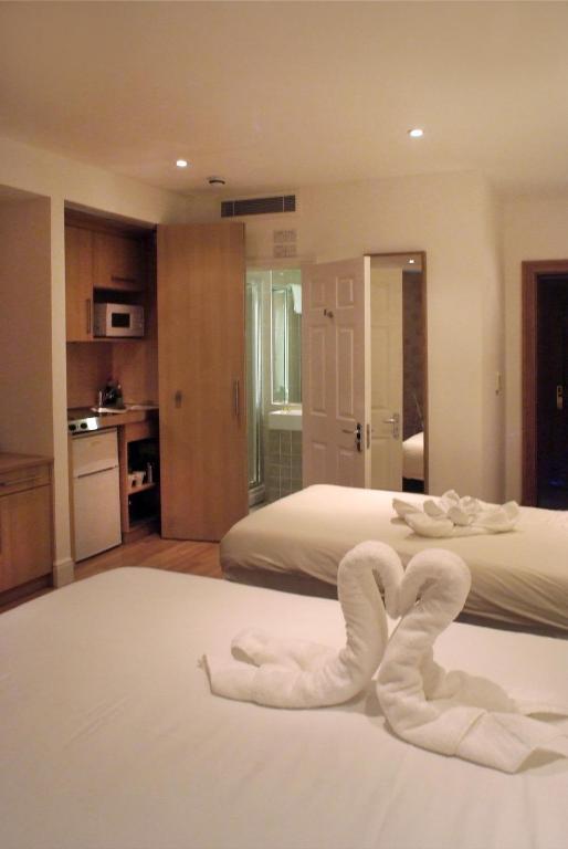The Kensington Studios London Room photo